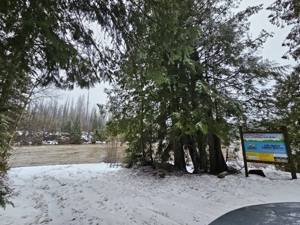 Fri., Dec. 12th, 2025 15:41 MST North Fork Flathead Wild & Scenic River looking east towards Glacier National Park from Glacier Rim Boat Launch, MT