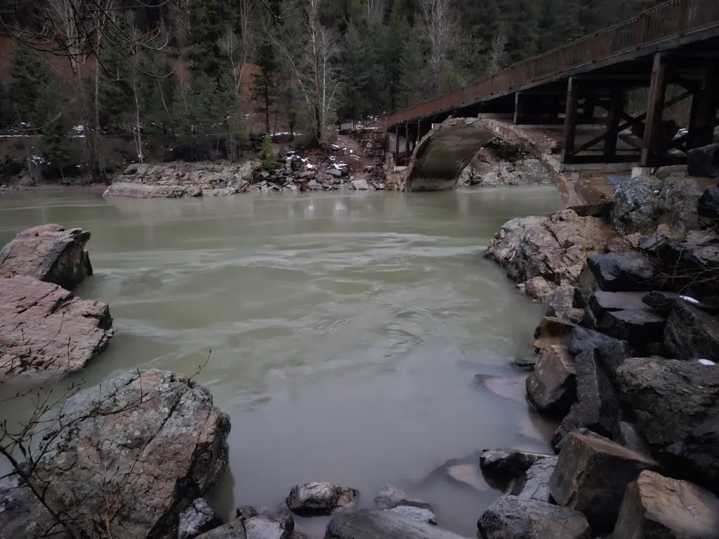 Thurs., Dec. 15th, 2025 07:50 MST Middle Fork of Flathead Wild & Scenic River looking downstream towards Belton Bridge & Glacier National Park, near