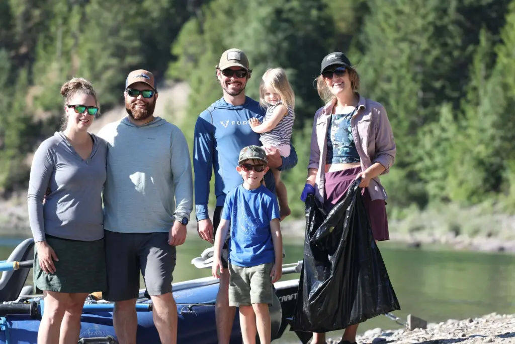 2022FlatheadWatersCleanup 3ForksofFlathead NorthFork 2CDanielle2CAdam2CZoey2CConnor2CMegan8.13.22 Low