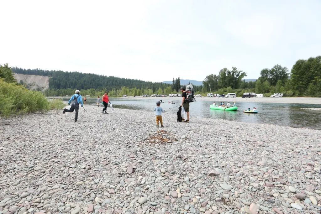 2023FlatheadWatersCleanup MiddleForkofFlatheadRiver Blankenship GatewaytoGlacierTrailTeam.2
