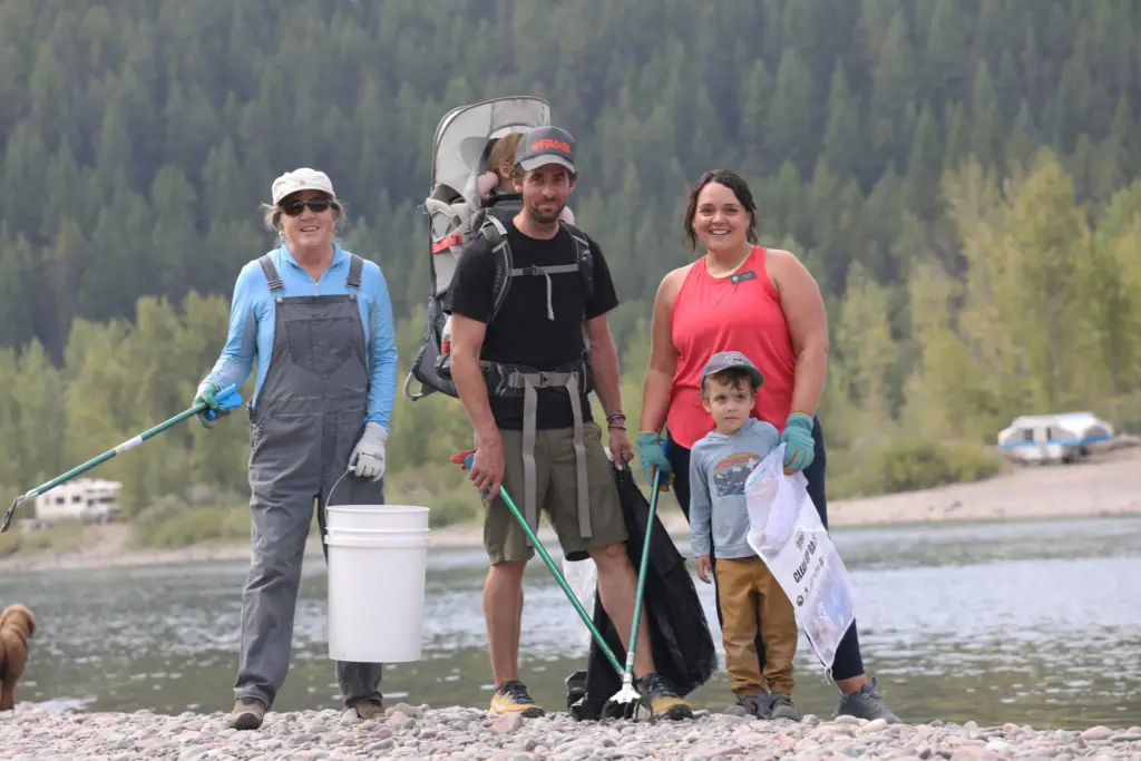 2023FlatheadWatersCleanup MiddleForkofFlatheadRiver Blankenship GatewaytoGlacierTrailTeam.3