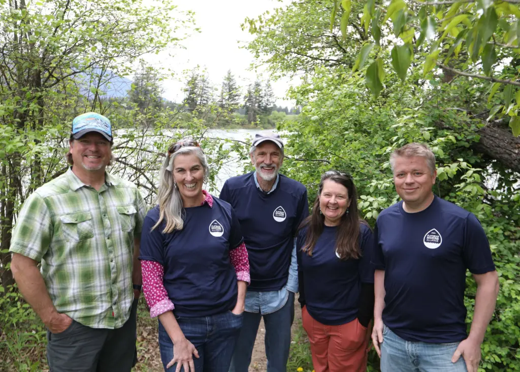 SOME OF FLATHEAD RIVERS ALLIANCE’S RIVER AMBASSADORS PAUSE FOR A PHOTO DURING SPRING TRAINING. PHOTOGRAPHED BY SHEENA PATE